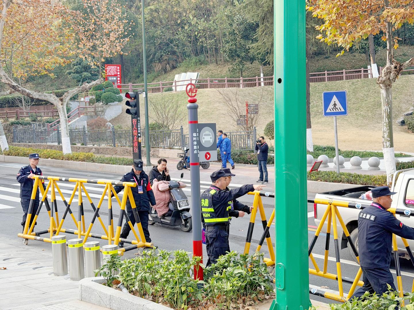 E:/25.12.10后 上傳網(wǎng)站留存/“保安衛(wèi)士”護(hù)航，熱血燃賽場(chǎng)！——南京市保安服務(wù)有限公司大廠分公司保障WCBA女籃聯(lián)賽激情開燃/照片/微信圖片_20251210163658_265_1.jpg微信圖片_20251210163658_265_1