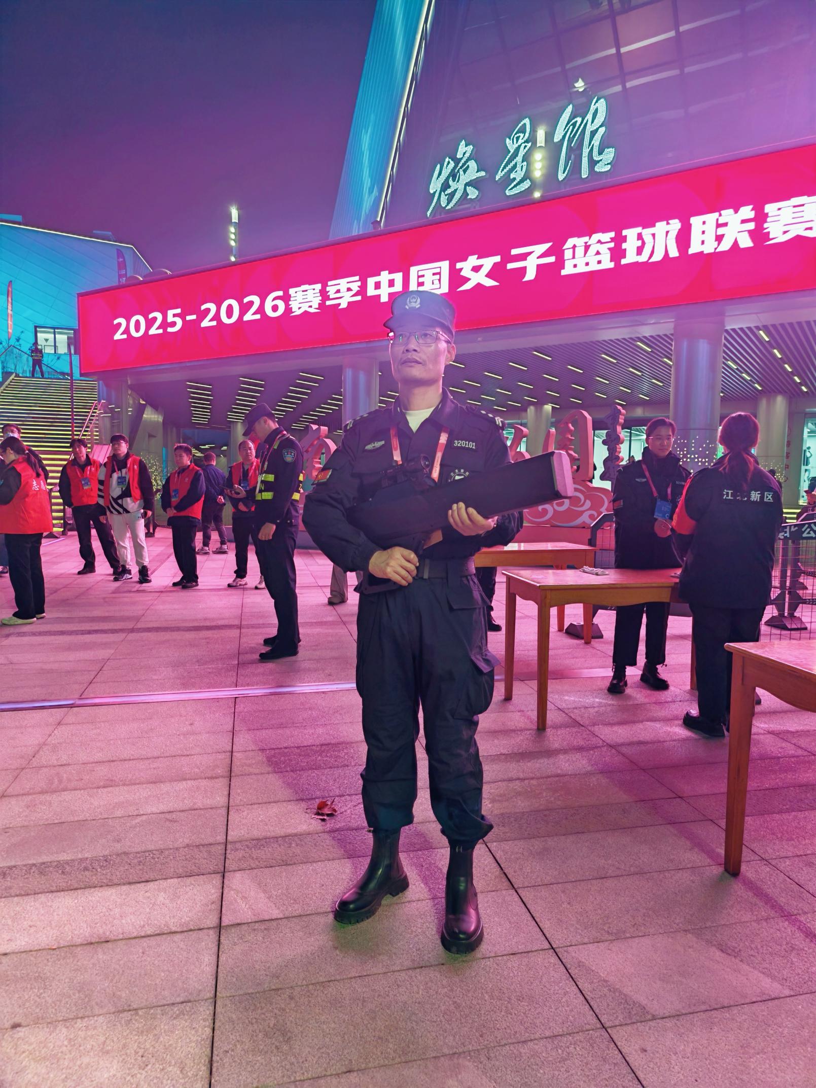 E:/25.12.10后 上傳網(wǎng)站留存/“保安衛(wèi)士”護(hù)航，熱血燃賽場(chǎng)！——南京市保安服務(wù)有限公司大廠分公司保障WCBA女籃聯(lián)賽激情開燃/照片/微信圖片_20251211080736_275_1.jpg微信圖片_20251211080736_275_1