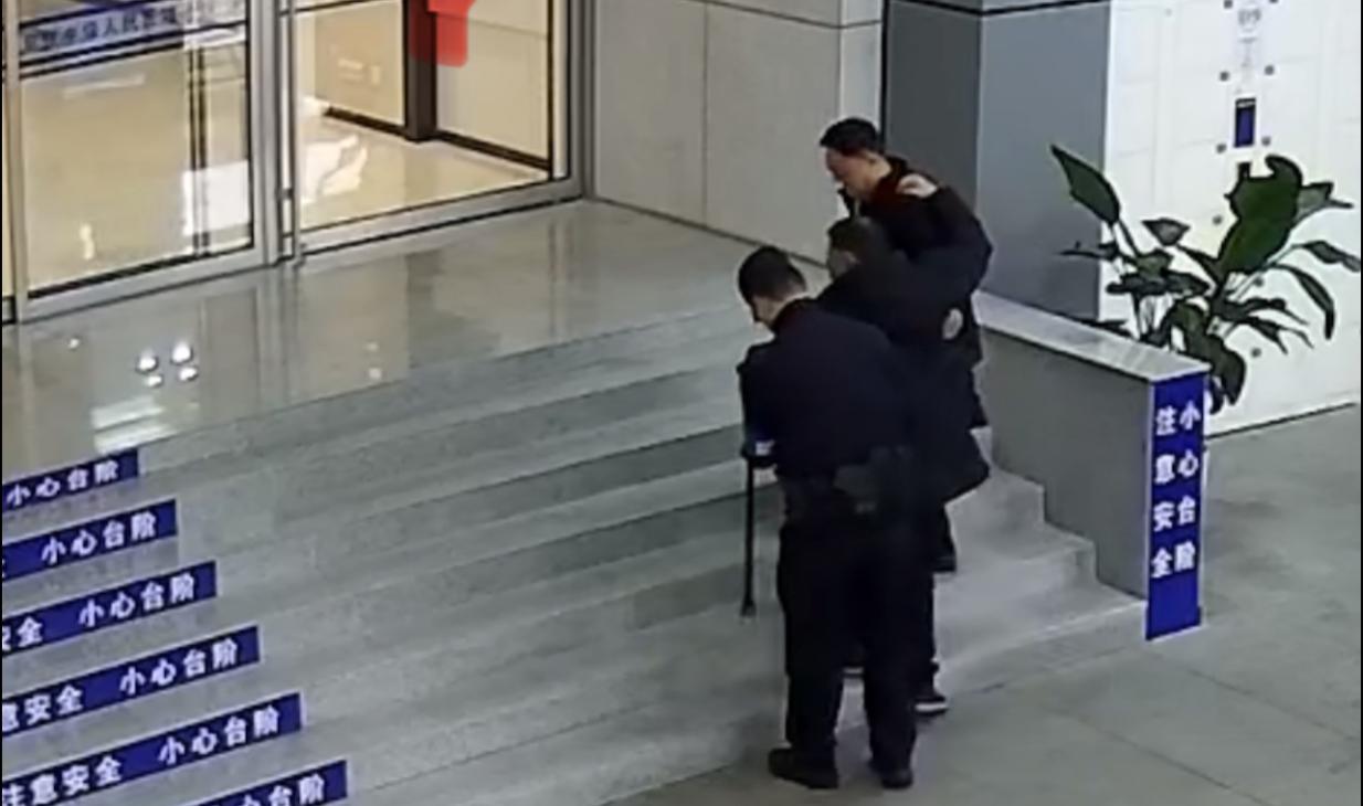 E:/25.12.10后 上傳網(wǎng)站留存/致敬“服務(wù)之星”劉禮兵！南京市保以專業(yè)守護安全，用溫情溫暖人心/照片/精修/5851dfcd78fd0f1bab3c514af4abc905.jpg5851dfcd78fd0f1bab3c514af4abc905